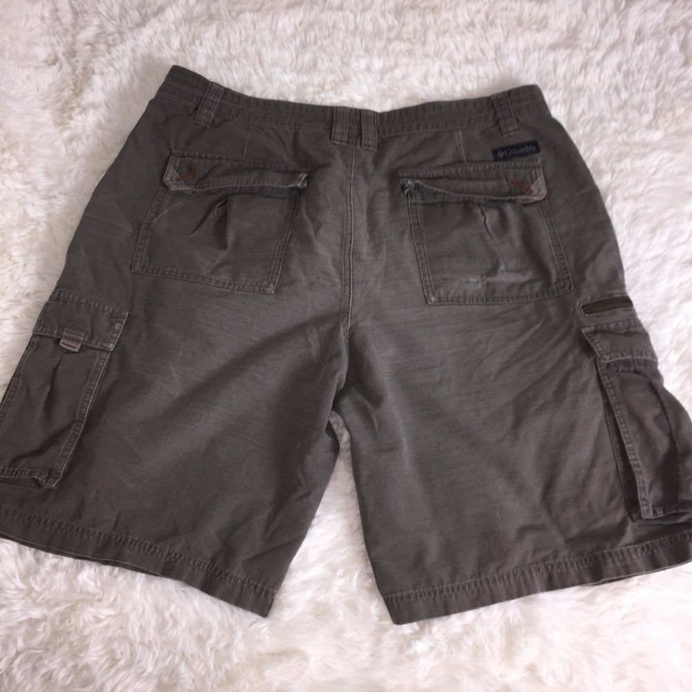 Columbia Cargo Shorts Sz 36 W 11 L Cotton Hiking Outdoors - Picture 2 of 14